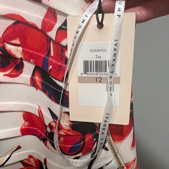 Ivanka Trump ruched sheath with zipper detail, size 12, NWT - Picture 3 of 4